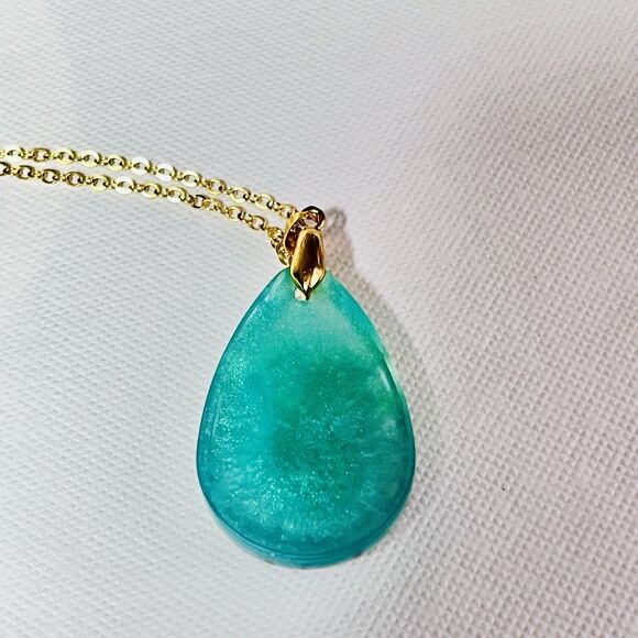 Colorful Real Dried Flowers Resin Pendant Necklace NWT 20" Gold Tone Chain - Picture 3 of 6